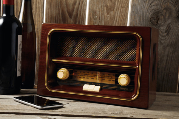 RECEIVER - AM/FM radio